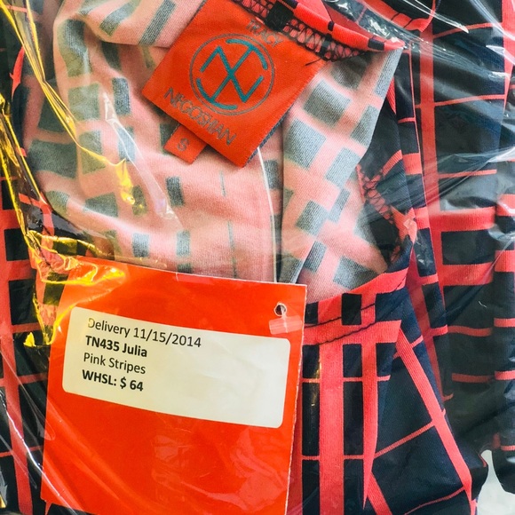 Boutique-Tracy Negoshian Julia dress pink stripes - Picture 6 of 6